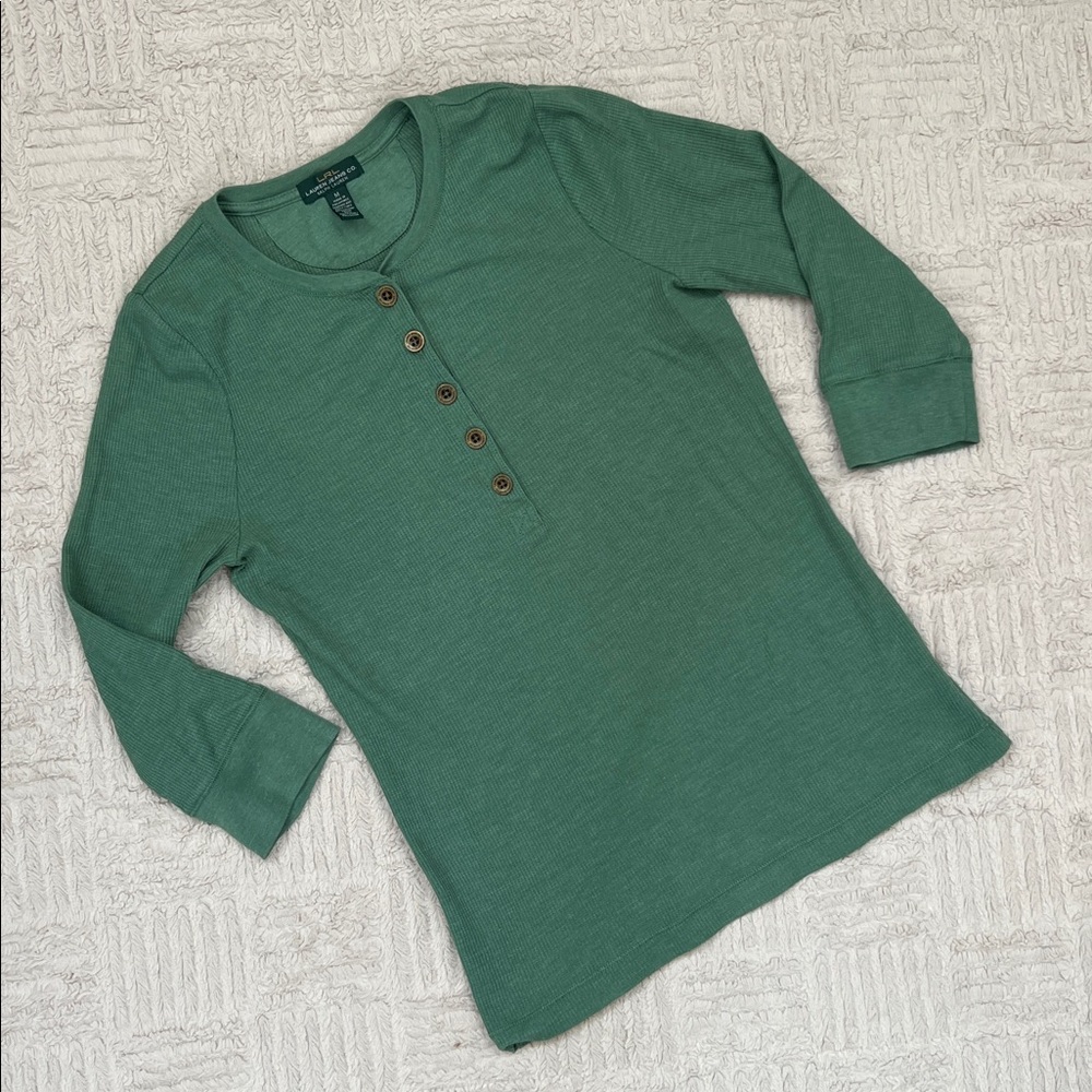 Lauren Jeans Co. 3/4 sleeve green waffle-knit Henley top, Size Medium,  EUC